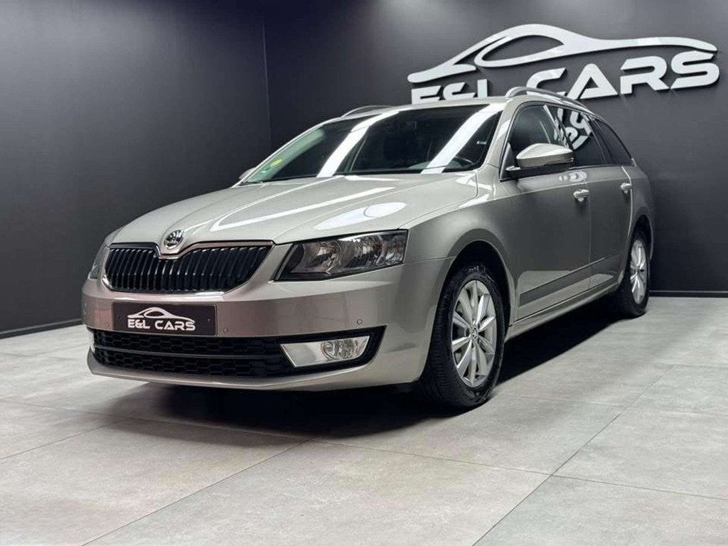 Skoda Octavia Octavia SW 1.6 CR TDi *12 mois de garantie*, Auto's, Skoda, Stof, Gebruikt, https://public.car-pass.be/vhr/cce2bba6-5c09-46de-8f09-0cc1603a5655