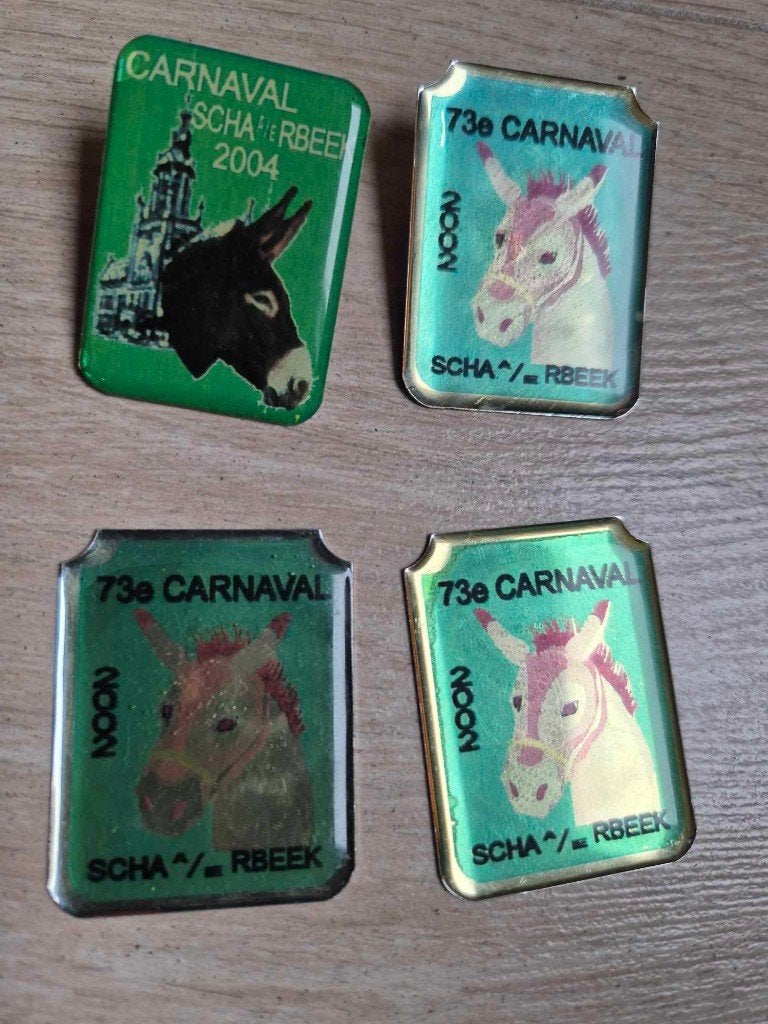 Carnaval pins Schaarbeek, Collections, Broches, Pins & Badges, Enlèvement ou Envoi