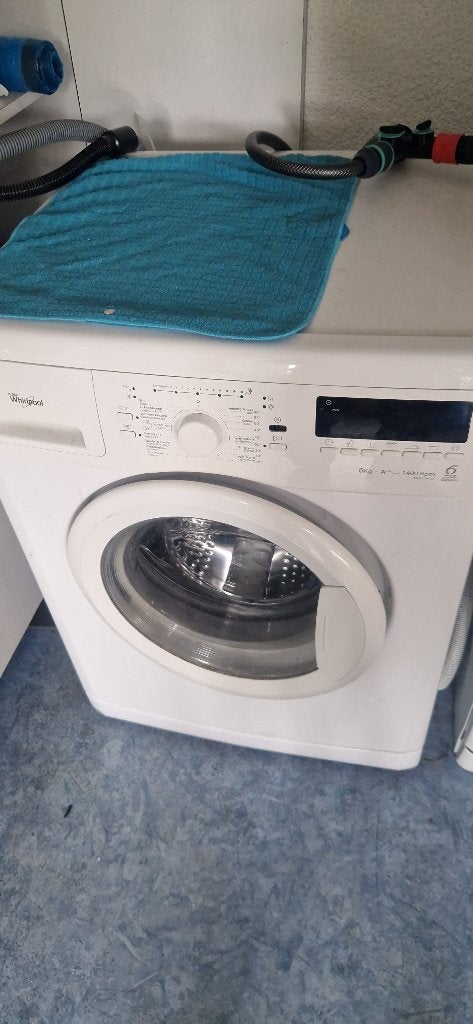 machine à laver whirlpool, Electroménager, 1200 à 1600 tours, Classe énergétique A ou plus économe, 85 à 90 cm, 4 à 6 kg