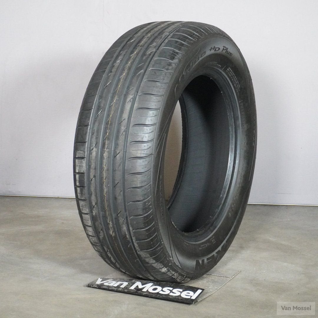 Nexen Nblue HD Plus 215/60/R16 95V, Auto-onderdelen, Banden en Velgen, -, Ophalen of Verzenden, Band(en), Zomerbanden