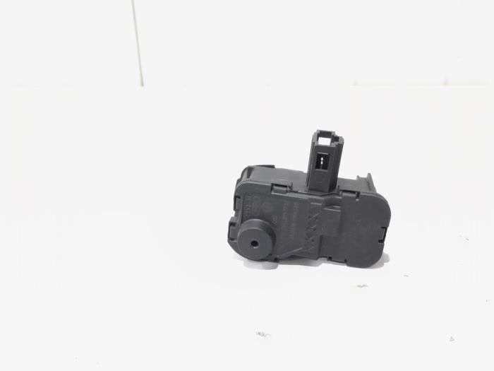 Moteur de verrouillage clapet réservoir d'un Volkswagen Pol, Volkswagen, -, 3 mois de garantie, Utilisé