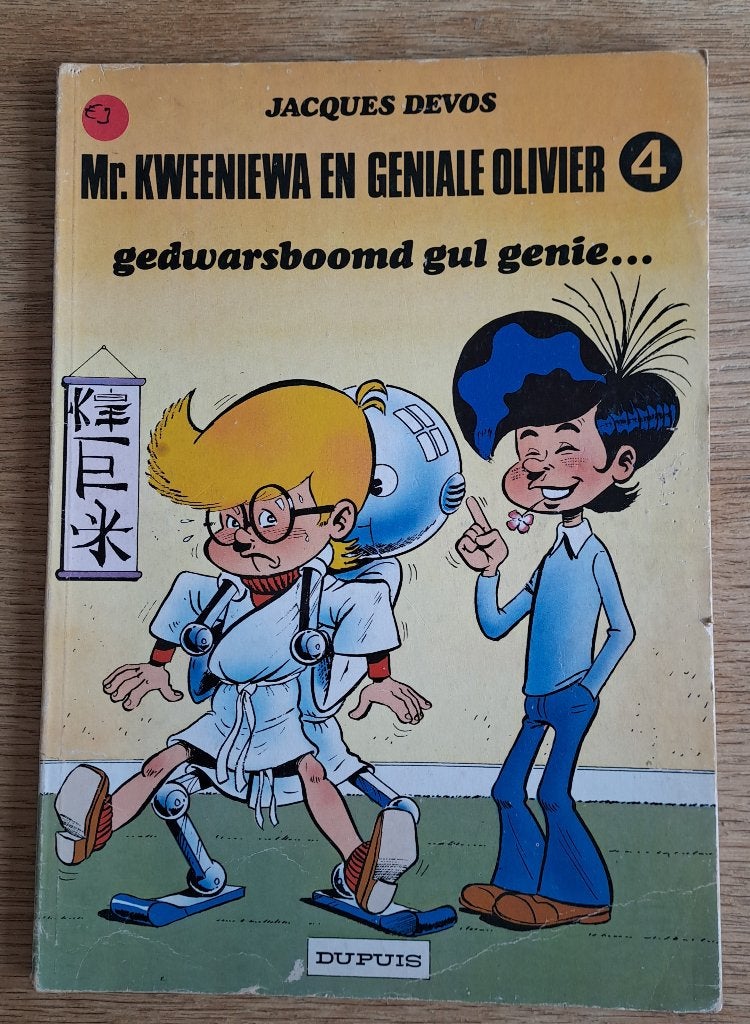 4-Mr. Kweeniewa en Geniale Olivier-gedwarsboomd gul genie..., Boeken, Gelezen, Eén stripboek, Ophalen of Verzenden, Jacques Devos