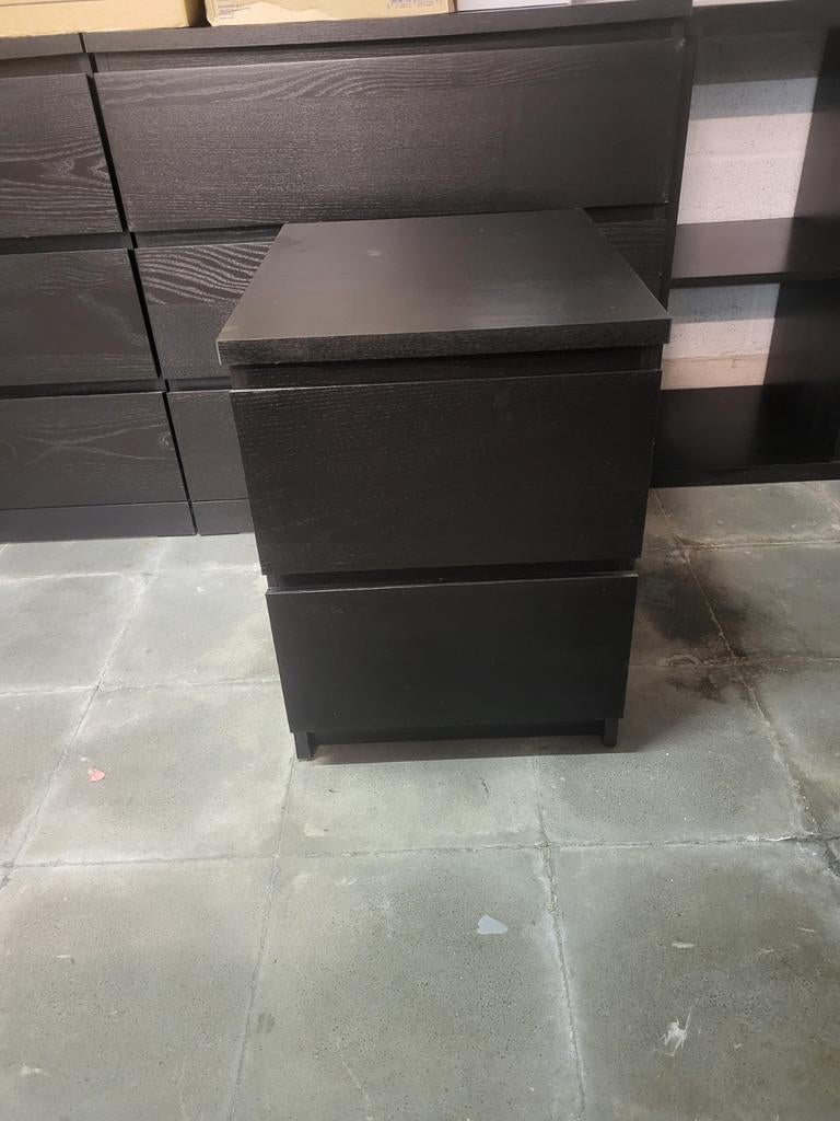 URGENT – 2 tables de chevet IKEA – 2 tiroirs – très bon état, Enlèvement