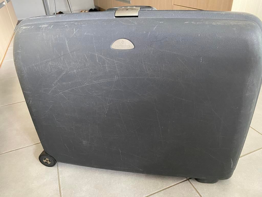 Grote grijze koffer, Gebruikt, Hard kunststof, 70 cm of meer, 55 cm of meer
