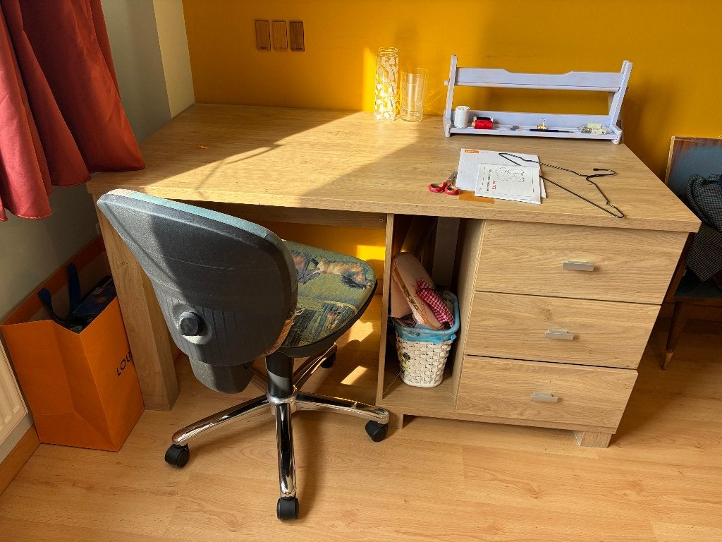 bureau avec chaise de bureau, Enlèvement, Utilisé