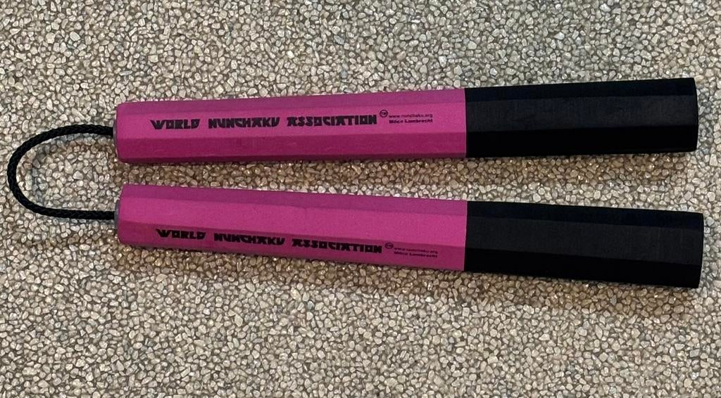 Official WNA Nunchaku 8 hoekig Junior Roze voor kinderen, Ophalen, Zo goed als nieuw, Vechtsportmaterialen, Maat S