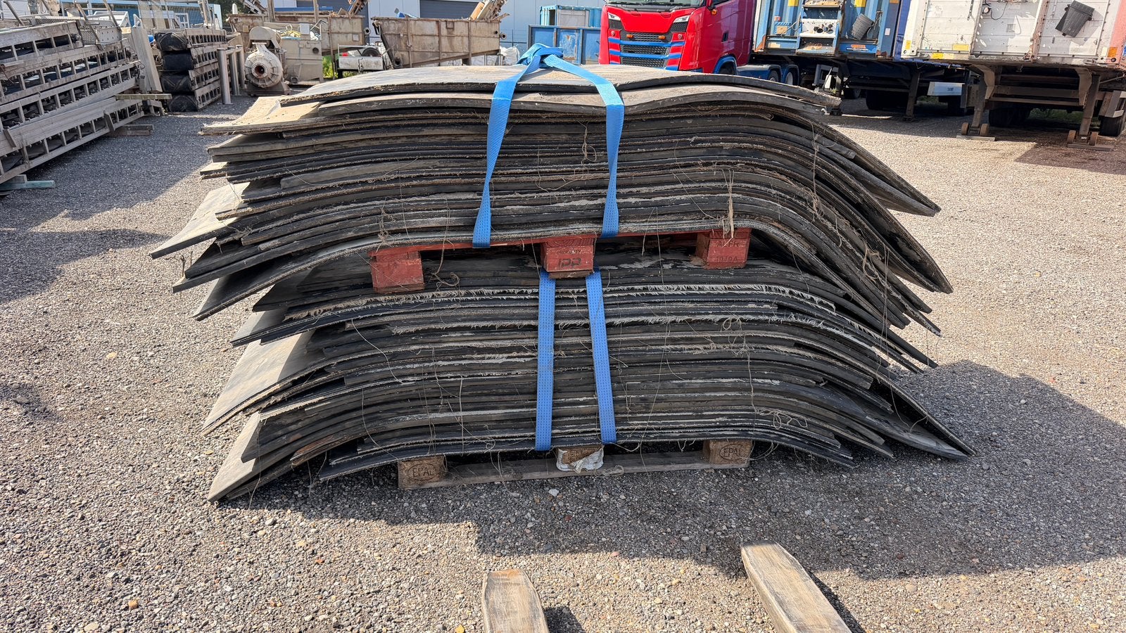 Rubber matten, Stalling