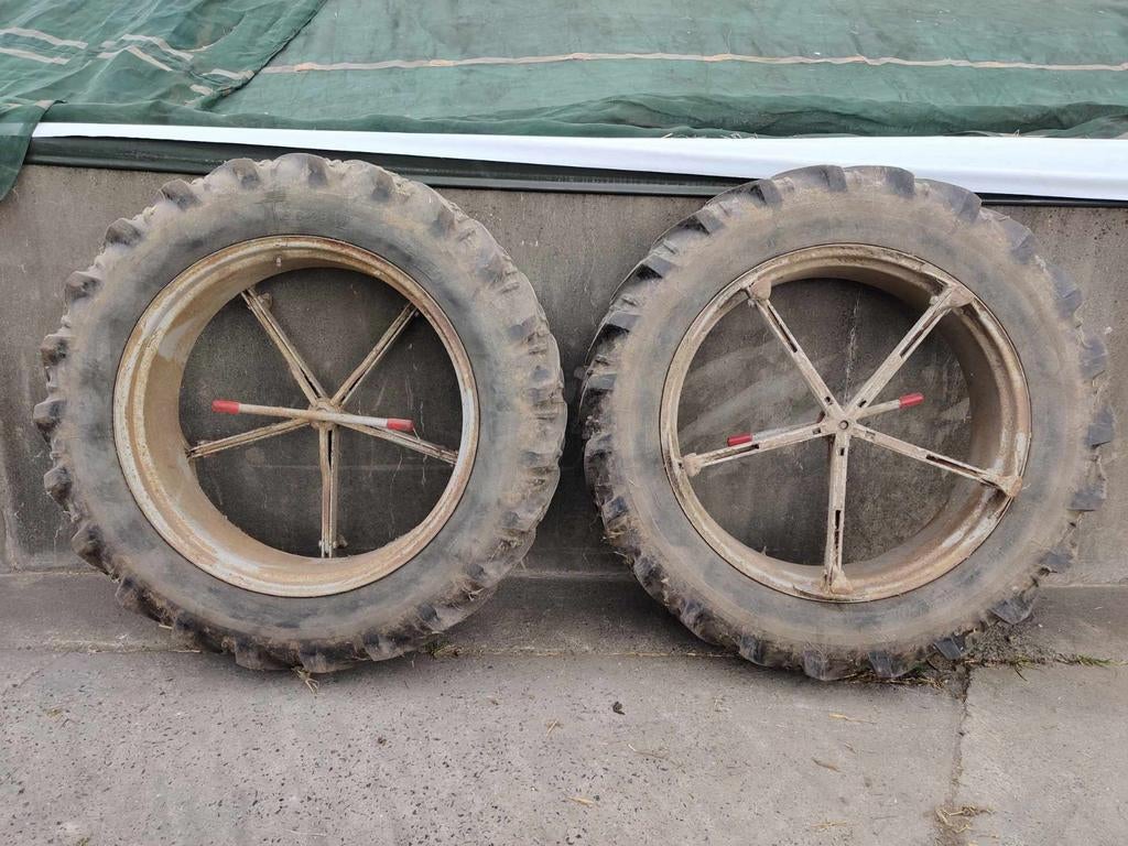 Dubbele wielen 13.6 r38, Zakelijke goederen, Landbouw | Onderdelen | Banden, Velgen en Assen, Ophalen