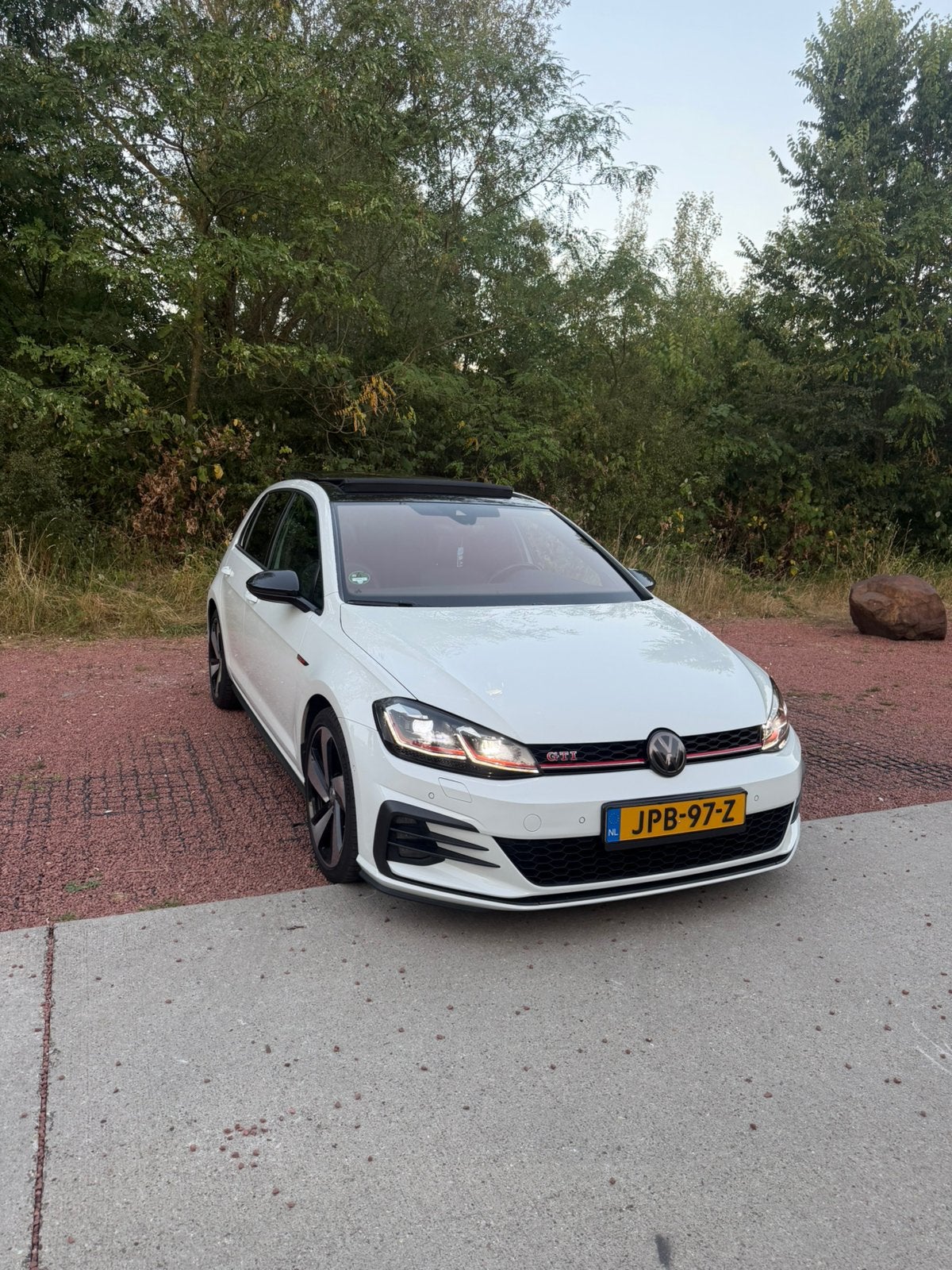 Volkswagen Golf 7.5 GTI Performance Full Option | Pano |, Autos, Volkswagen, Cuir, 4 portes, Carnet d'entretien, Noir