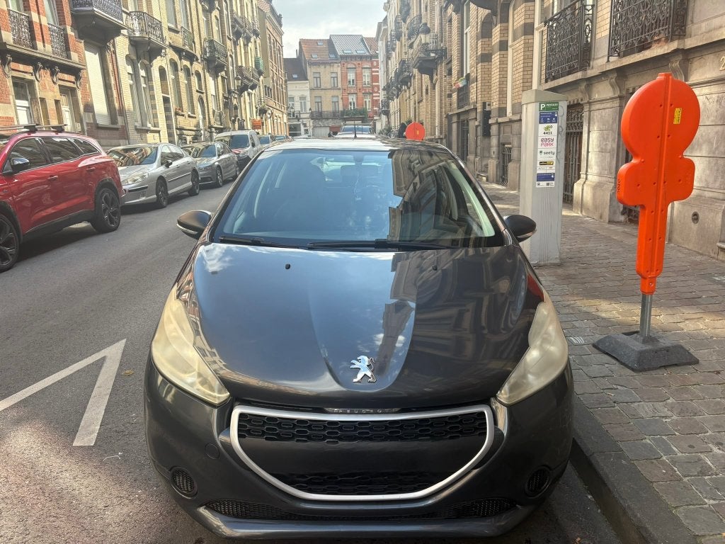 Peugeot 208, Autos, Argent ou Gris, Achat, Boîte manuelle, Noir