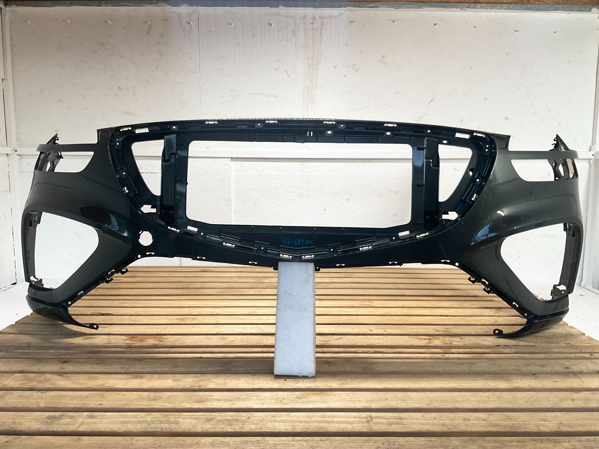Bumper Genesis GV70 86519AR700 BK Voorbumper R16-587-RM, Gebruikt, Info@genesis.com, Heolleung-ro 12
06797  Seoul, Bumper