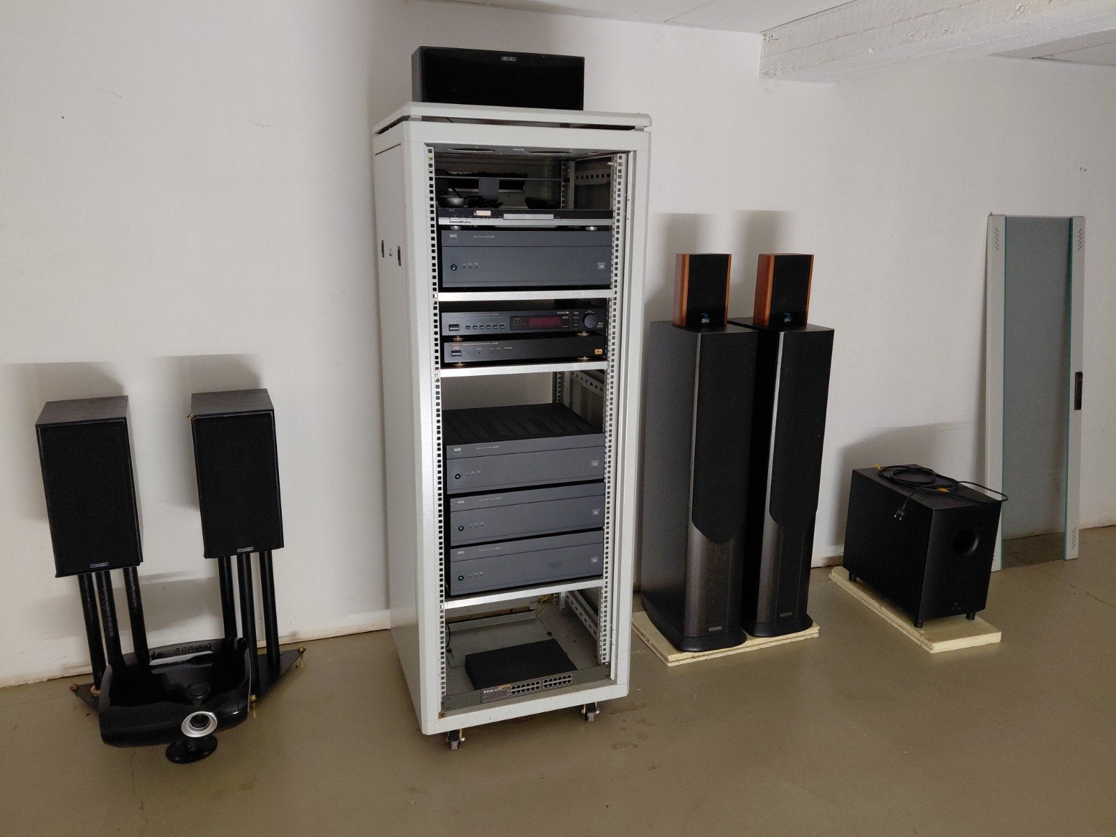 Home Cinéma 7.1 Vintage Grand Spectacle avec Ampli NAD, Enlèvement, Utilisé, 70 watts ou plus, Système 7.1