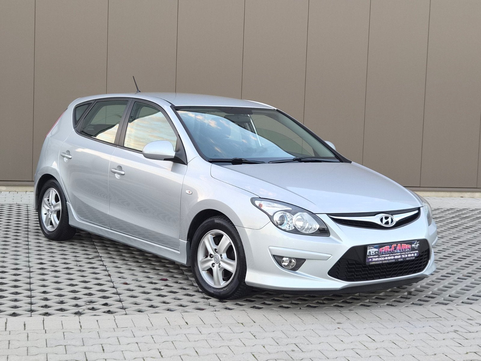 Hyundai i30 2011 1.6 90 CV/Euro 5/114 000 km/h Garantie 1 an, Entreprise, Boîte manuelle, Noir, 5 portes