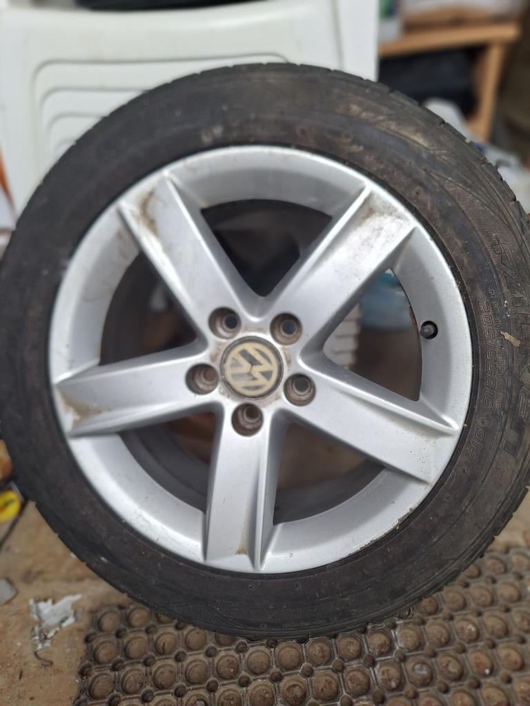 4 Pneus sur jantes en aluminium  205/55/16., Autos : Pièces & Accessoires, Pneus & Jantes, Enlèvement