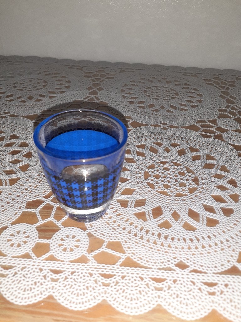 Verre à liqueur ou goutte damier bleu (vintage), Antiquités & Art, Enlèvement