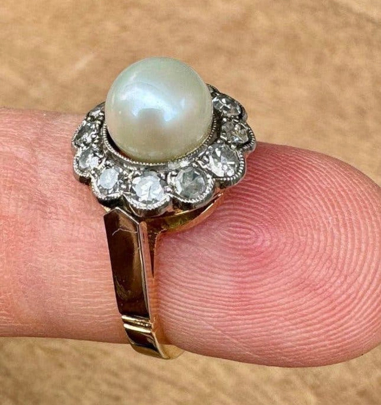 18 karaat gouden ring met parel en 12 natuurlijke diamanten!, Handtassen en Accessoires, Ringen, Met edelsteen, Wit, Ophalen of Verzenden