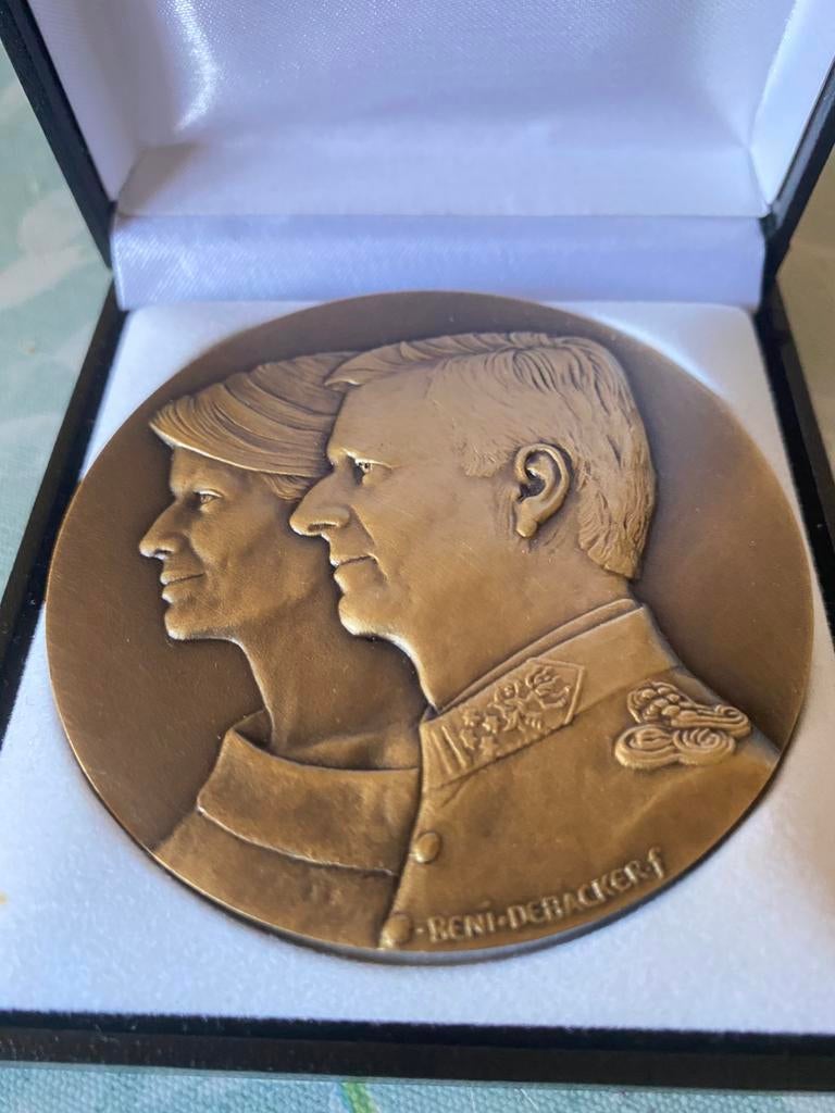 Koning Philip en Koningin Mathilde, Enlèvement, Autres matériaux