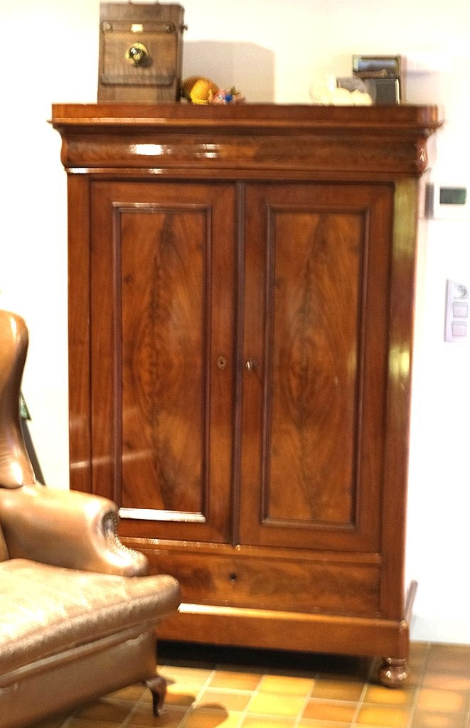 Wandkast, Ophalen