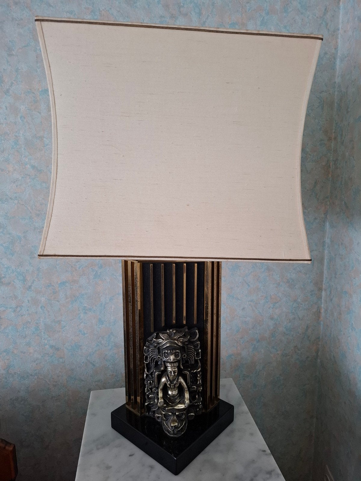 Lampadaire à pied, Enlèvement