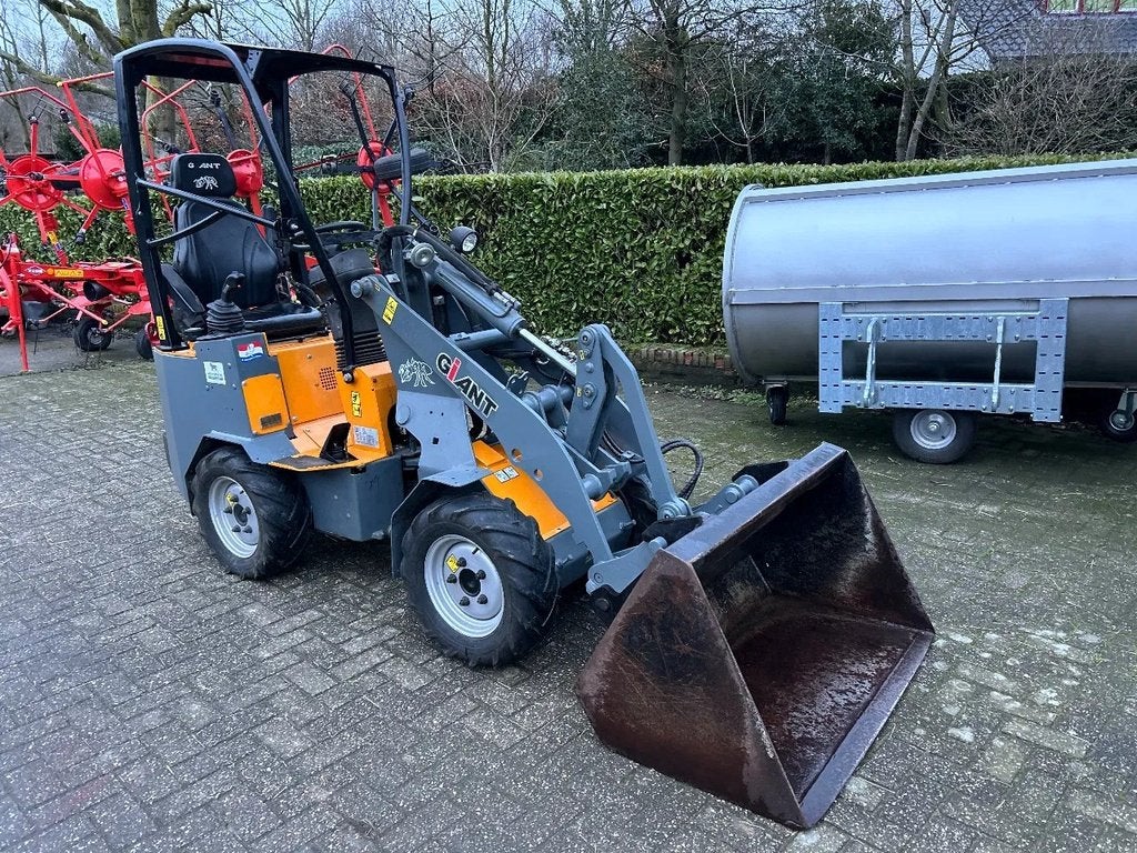 Giant D254SW, Tobroco, Info@tobroco.nl, Sprendlingenstraat 57
5061 KM  Oisterwijk, Wiellader of Shovel