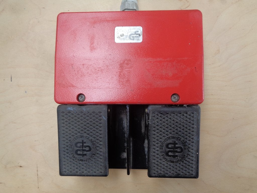 Voetschakelaar Bernstein F2-U1Z/U1Z, Enlèvement ou Envoi, Utilisé, Autres marques, Interrupteur