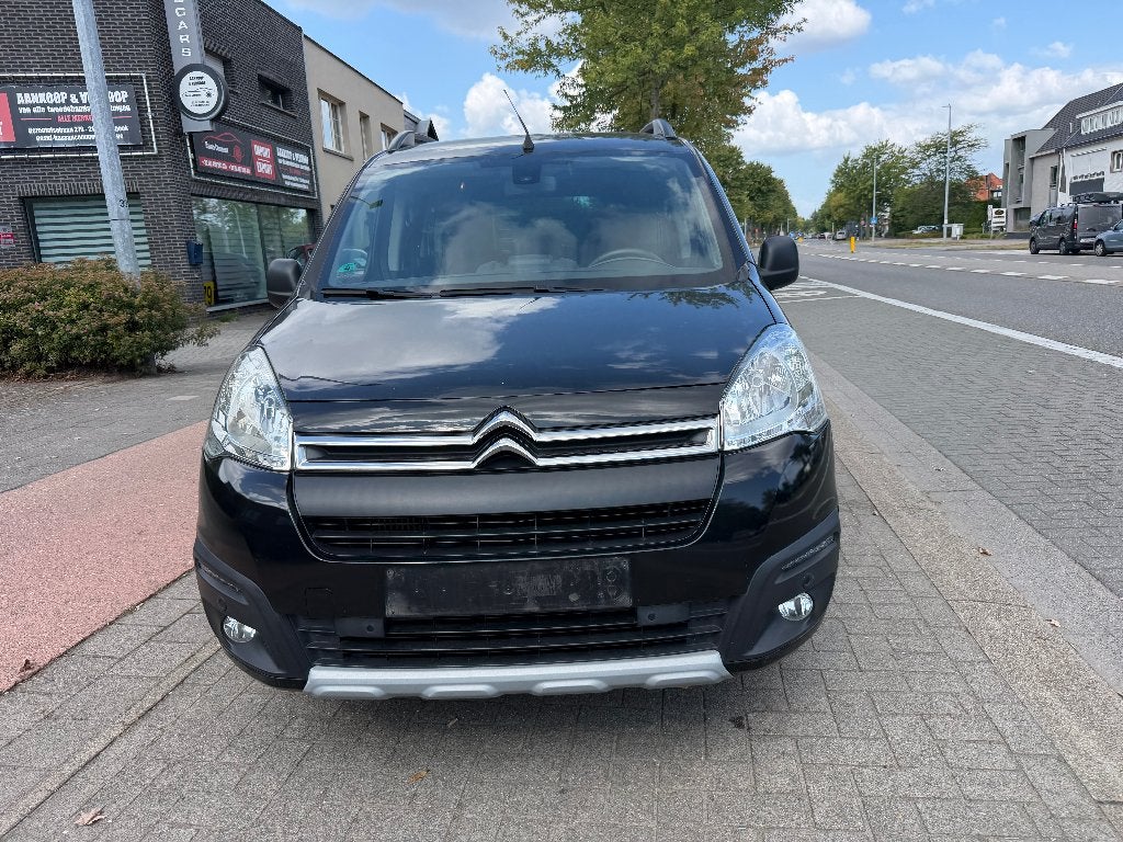 Citroen Berlingo 1.2i 130.000Km 2018 Gps*Camera, Auto's, Citroën, Voorwielaandrijving, Dealer onderhouden, Stof, Euro 6