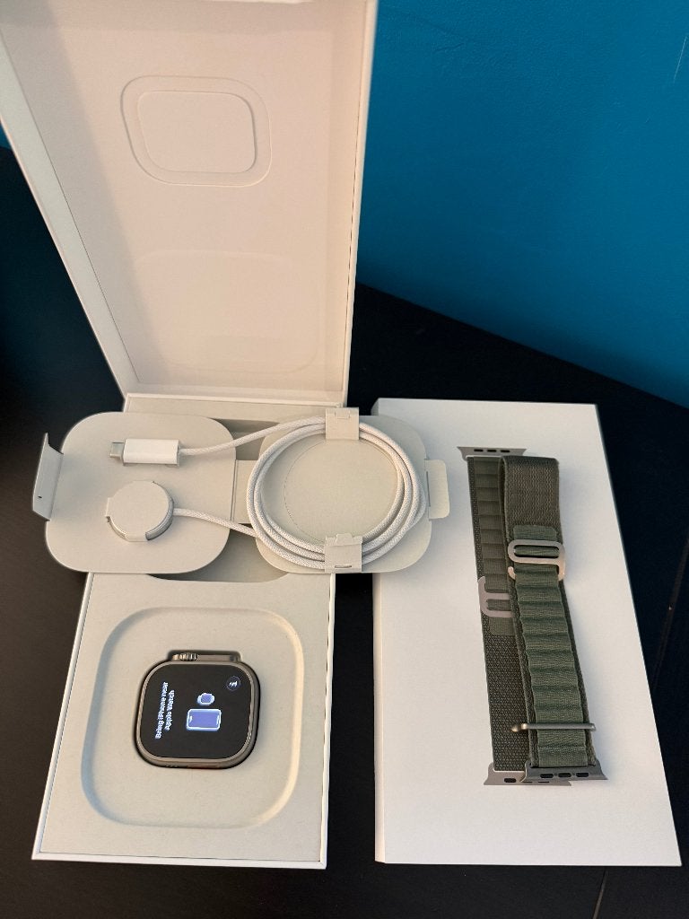 Apple Watch Ultra 49 mm, Bijoux, Sacs & Beauté, Enlèvement ou Envoi, Apple Watch, IOS, Utilisé
