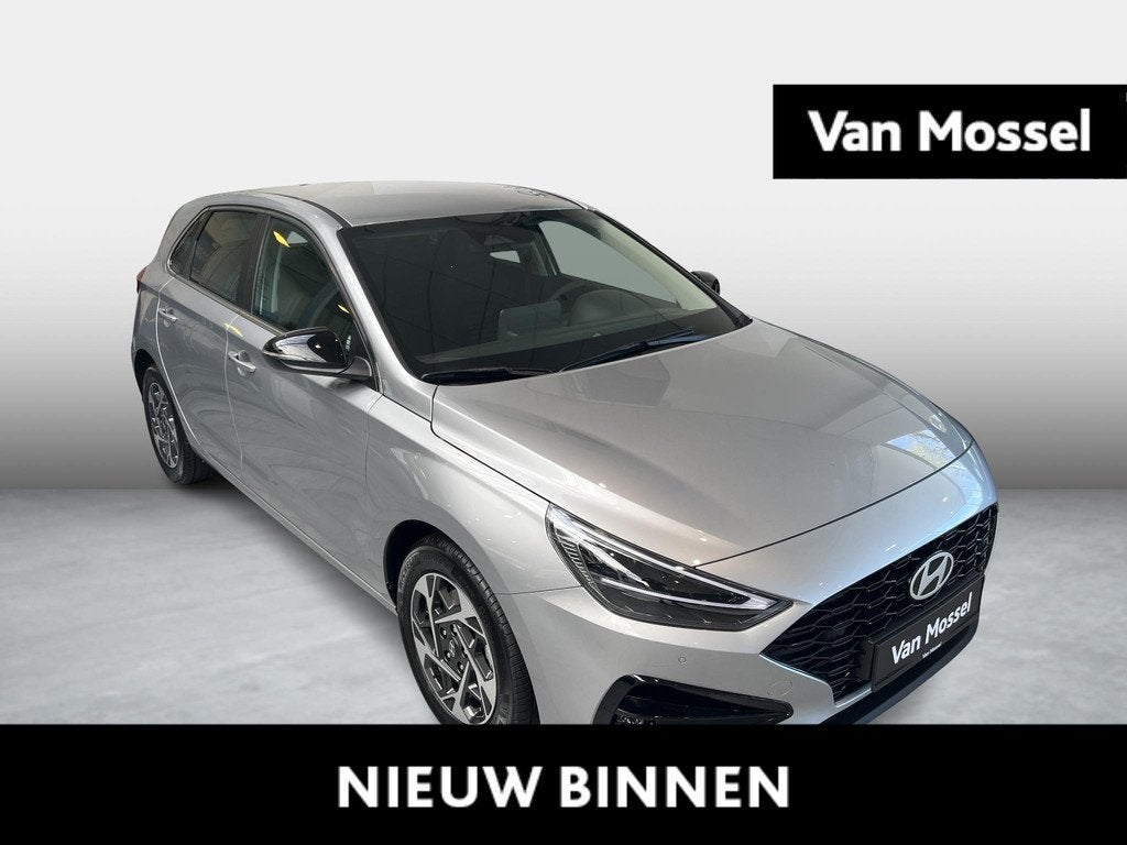 Hyundai i30 TECHNO AUTOMAAT - CAMERA - APPLE CARPLAY/ ANDROI, Auto's, Hyundai, Gebruikt, 4 cilinders, 700 kg, 1600 cc