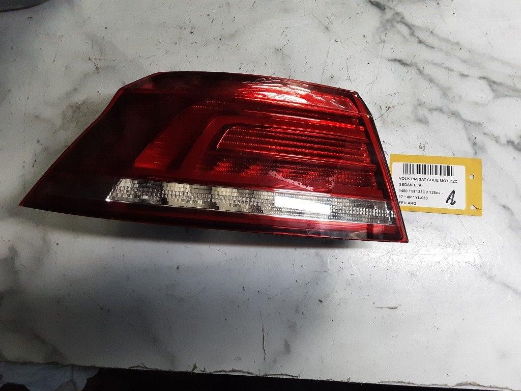 FEU ARRIÈRE GAUCHE Volkswagen Passat (3G2) (3G5945311), Volkswagen, Mevr. I. Hauben, Utilisé, Rue de l'Espoir 34 34
4030  GRIVEGNÉE, BE