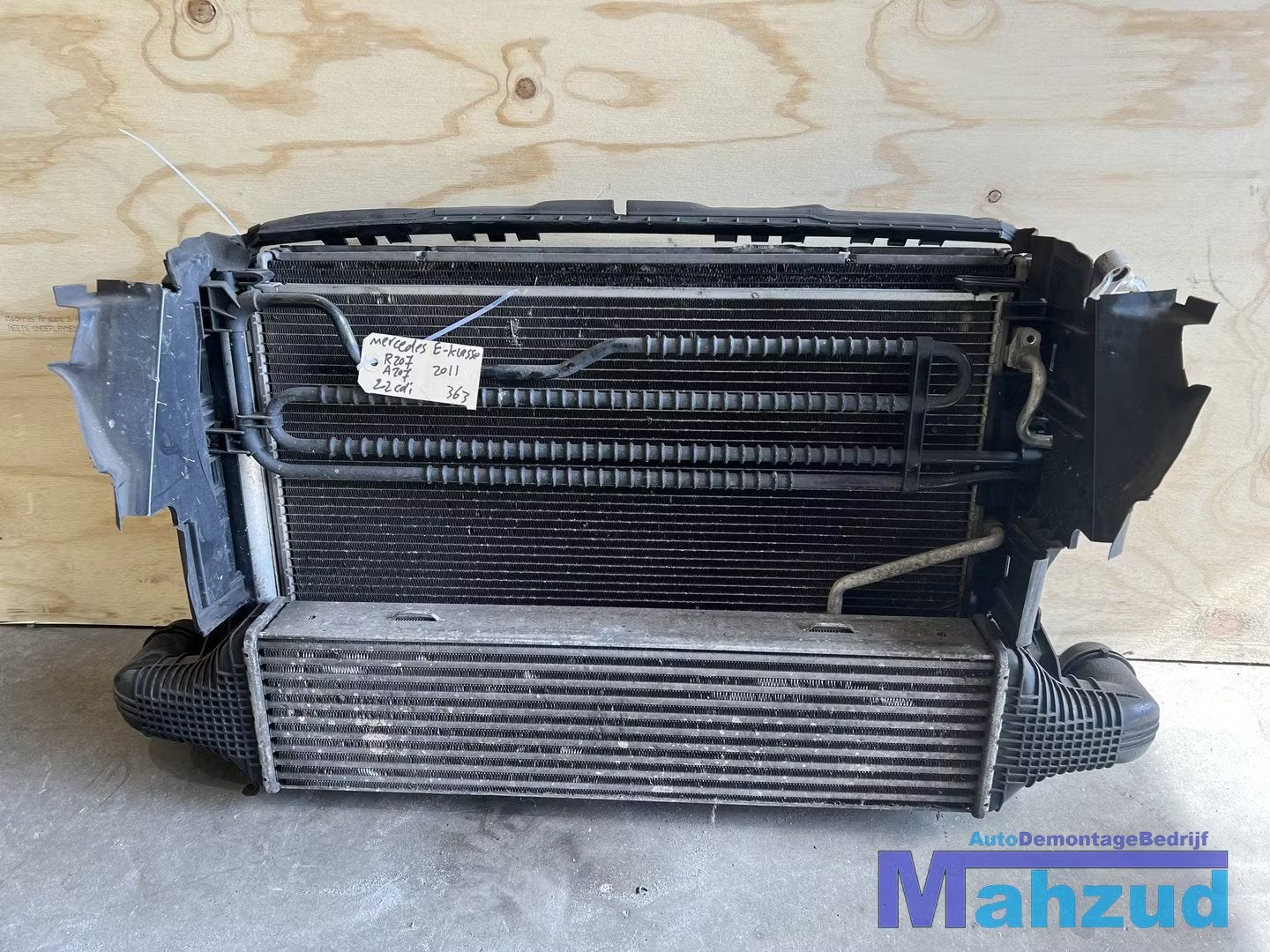 MERCEDES E KLASSE A207 R207 W212 2.2 CDI Koelerpakket koeler, Mercedes-Benz AG, Mercedes-Benz, Utilisé, Mercedesstrasse 120
70372  Stuttgart, DE
