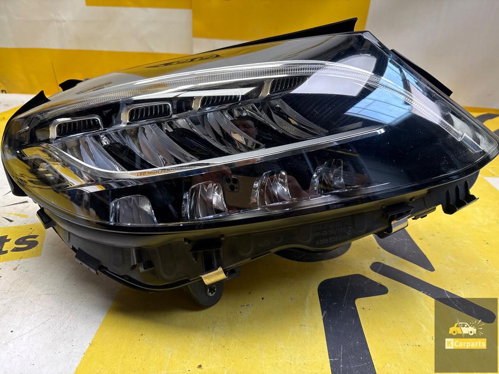 Phare LED droit Mercedes Classe C W205 18-21 A2059062206KZ, Mercedes-Benz AG, Mercedes-Benz, Utilisé, Mercedesstrasse 120
70372  Stuttgart, DE