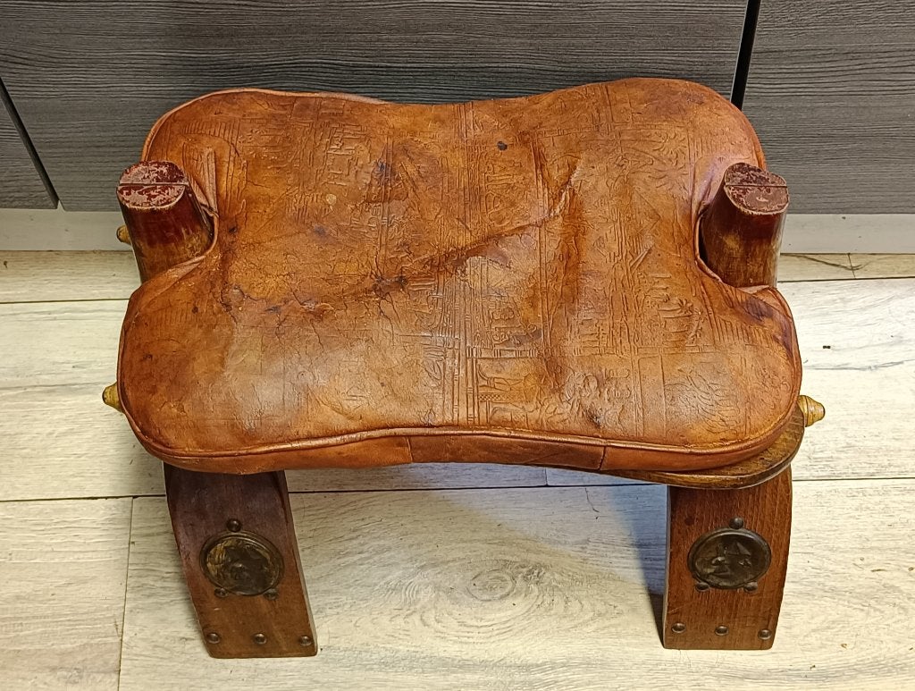 Kameel voetenbankje te koop., Ophalen of Verzenden, Gebruikt