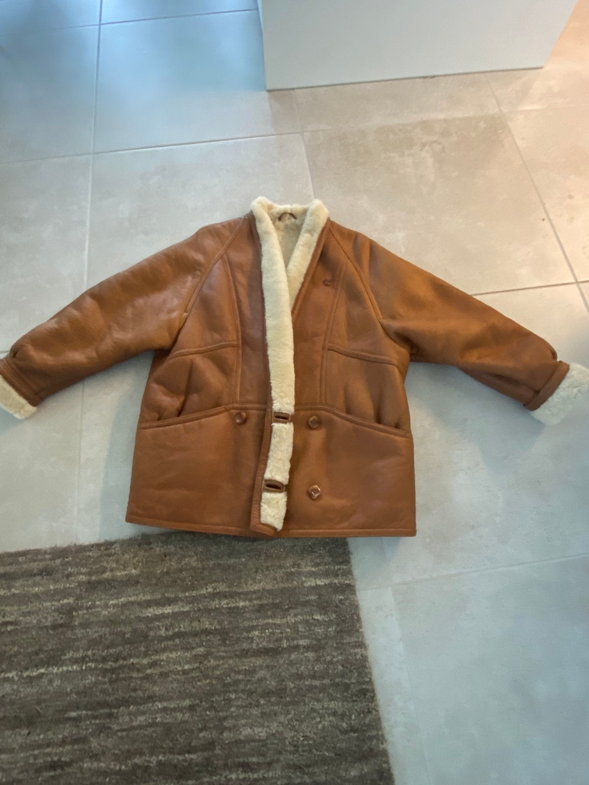 Damesjas met warme pels Medium, Kleding | Dames, Ophalen, Zo goed als nieuw, Maat 38/40 (M), Bruin