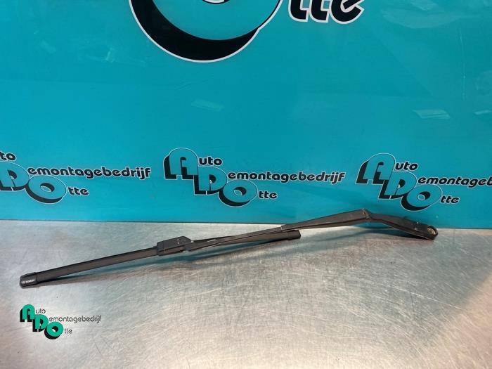 Ruitenwisserarm voor van een Volkswagen Polo (Polo 01-), Gebruikt, -, Volkswagen, -