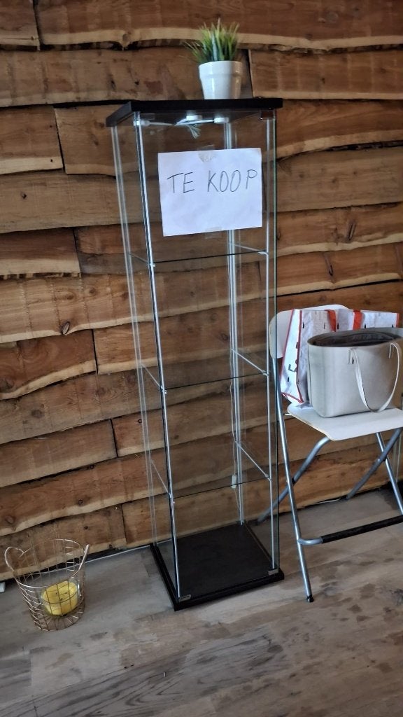 Vitrinekasten ikea, Huis en Inrichting, Ophalen, Zo goed als nieuw