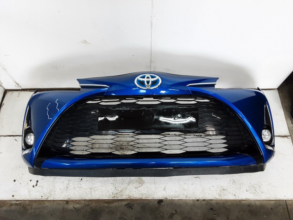 BUMPER VOOR Toyota Yaris III (P13) (01-2010/09-2020), Gebruikt, Voor, Toyota, Bumper