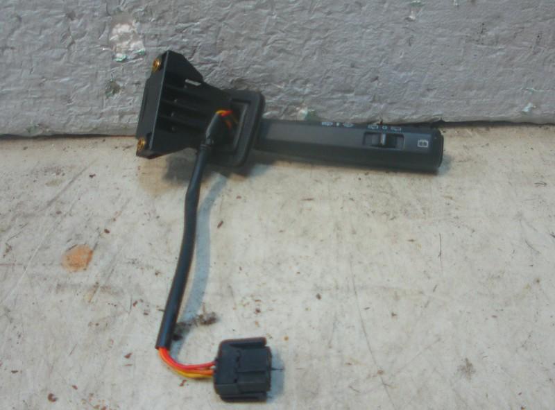 RUITENWISSER SCHAKELAAR Volvo 960 I Estate (01-1990/01-1997), Gebruikt, Info@VerberkAutodemontage.nl, Nijverheidstraat 1a 1a
5405 AJ  UDEN, NL