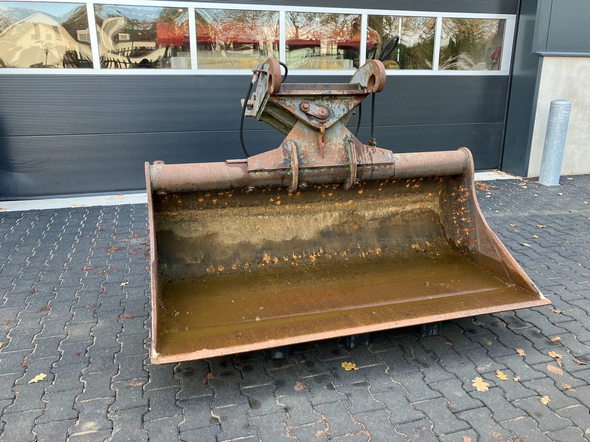 Eurosteel cw30/cw40 kantelbak, Zakelijke goederen