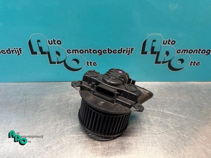 Kachel Ventilatiemotor van een Renault Trafic (Trafic 01-), Gebruikt, -, Renault, -