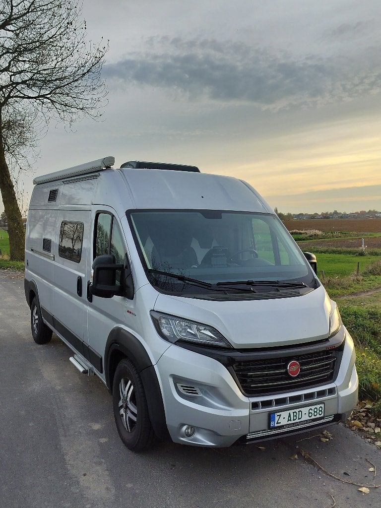 Livingstone 2 Advance - 180pk automaat - 2020 - 3 ton sleep, Caravans en Kamperen, Automaat, Buscamper of Camperbus, Ringverwarming