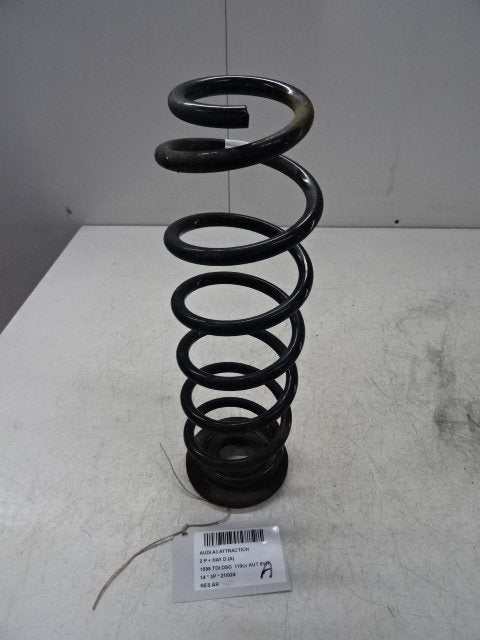 RESSORT DE SUSPENSION ARRIERE Audi A3 (8V1 / 8VK), Utilisé, Audi