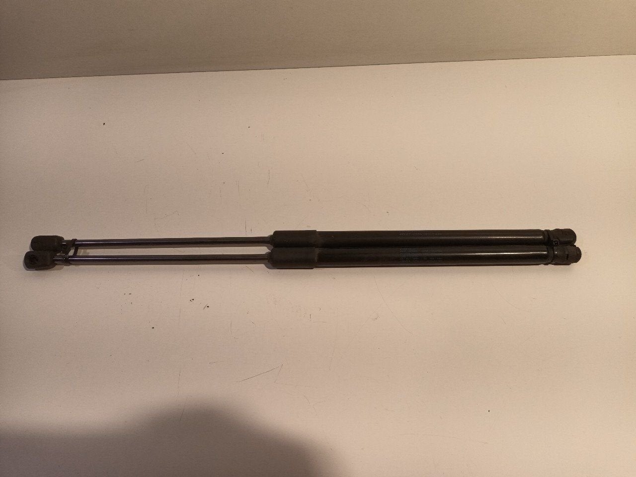 Gasdrukveerset achter Volkswagen Polo, Auto-onderdelen, Onderdelen@venauto.nl, Van der Ven Autorecycling B.V., Gebruikt, Ettenseweg 76, 4706 PB Roosendaal, The Netherlands