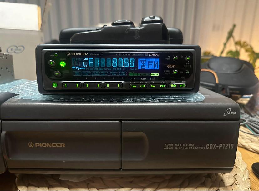 Pioneer keh-p8200rds + cdx-p1210 als nieuw !!, Enlèvement ou Envoi, Comme neuf