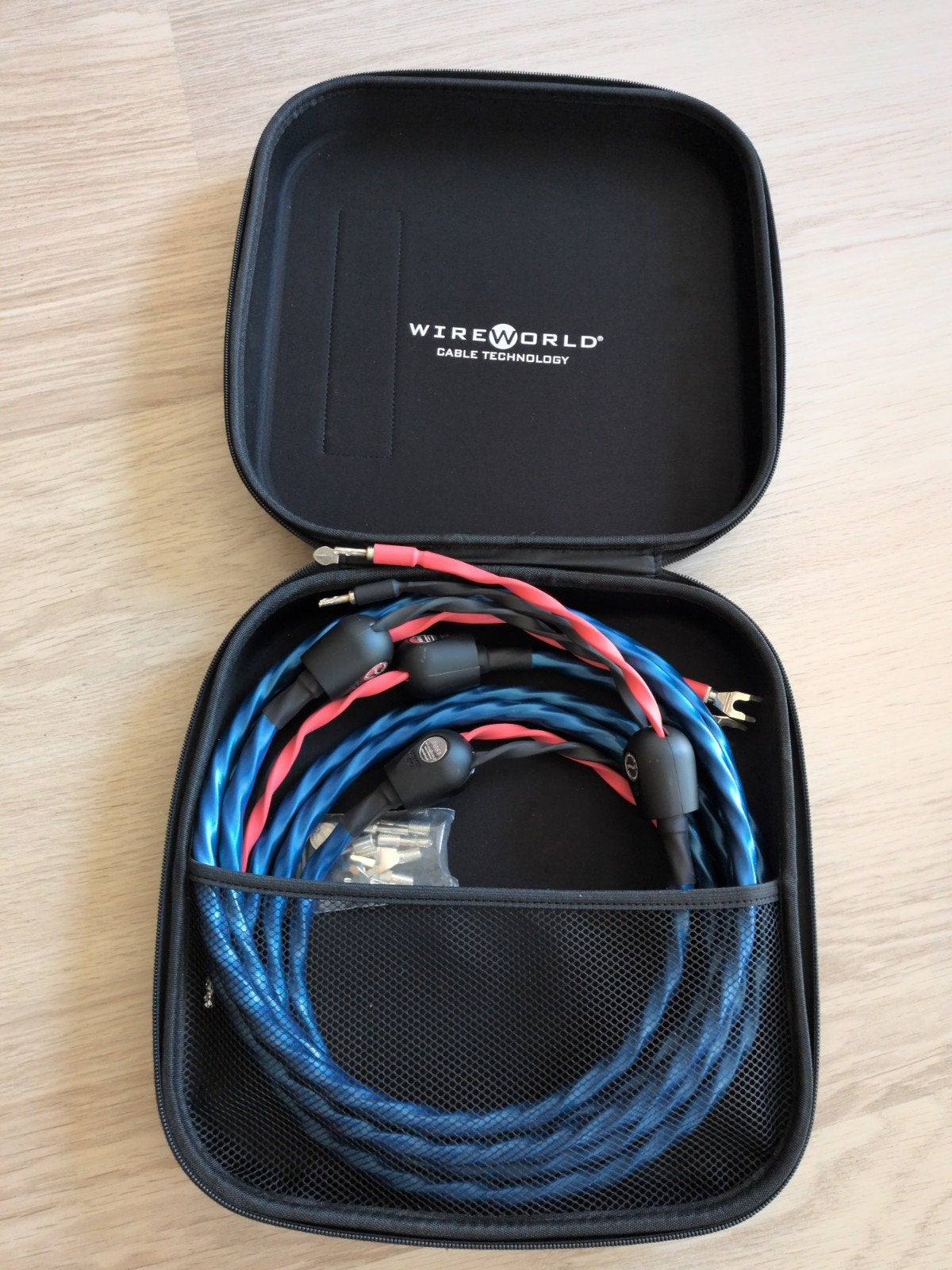 wireworld oasis 8 speakerkabels 2m, Ophalen of Verzenden, Zo goed als nieuw, 2 tot 5 meter, Luidsprekerkabel