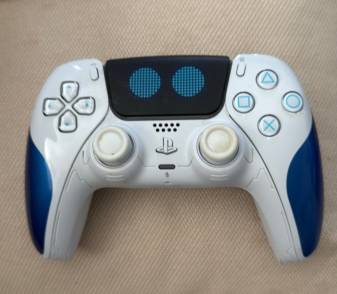 Ps5 astro bot limited edition dualsense controller, Games en Spelcomputers, Spelcomputers | Sony PlayStation 5, Ophalen of Verzenden