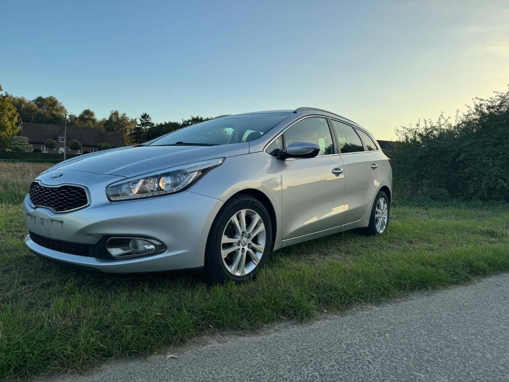 Kia ProCeed Diesel Break Euro 5 - Bien entretenue - Beloeil, Boîte manuelle, Noir, 5 portes, Jantes en alliage léger