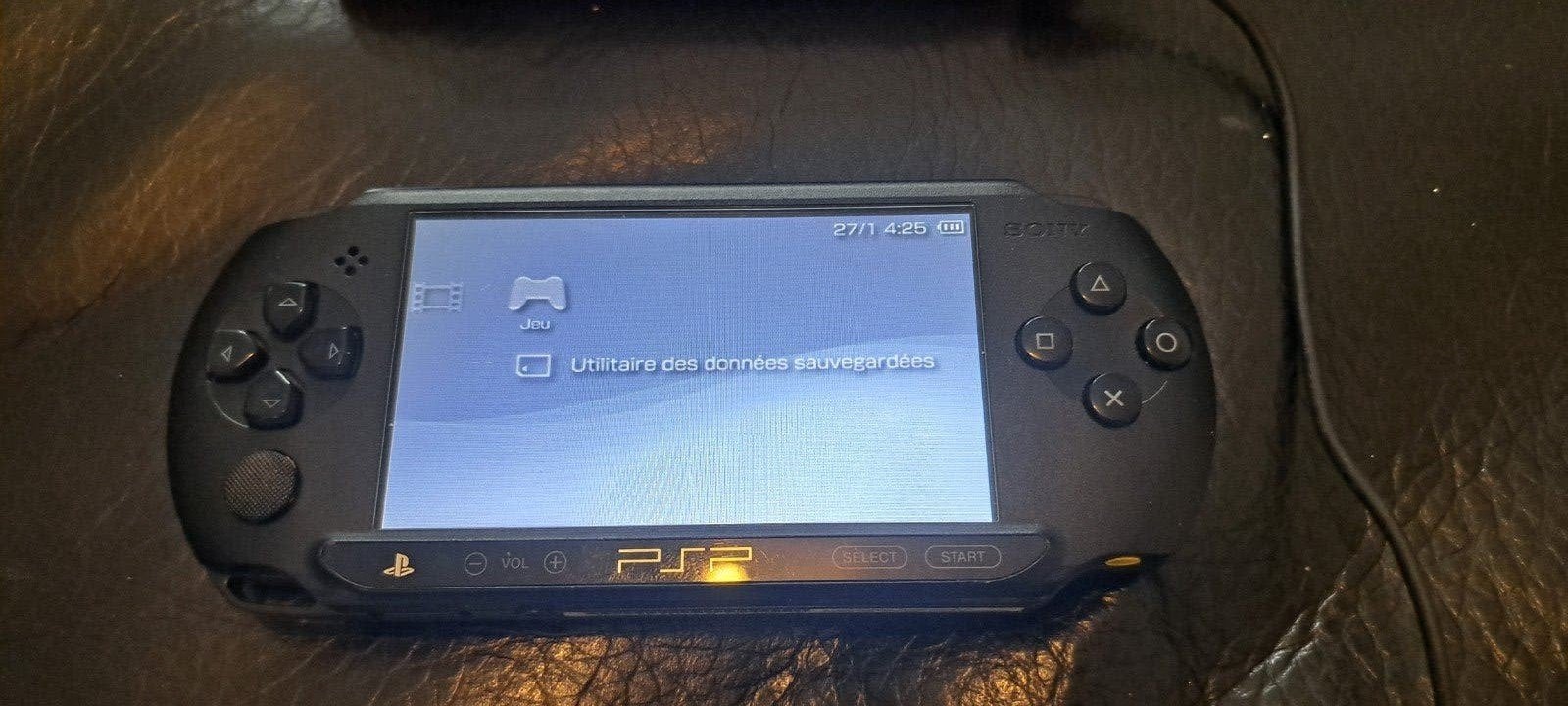 3 psp + 3 jeux et 1 film, Consoles de jeu & Jeux vidéo, Consoles de jeu | Sony PSP, Enlèvement ou Envoi, PSP