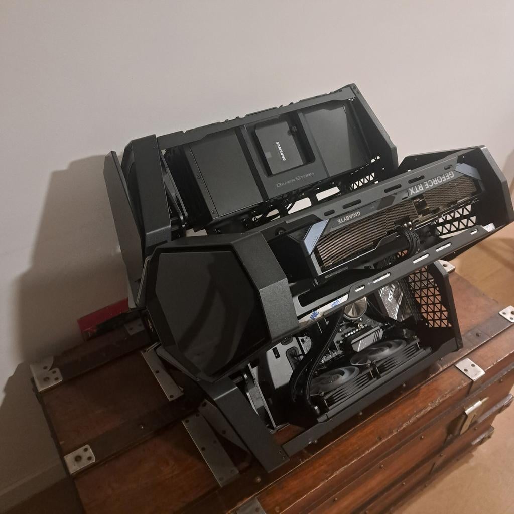 Quadstellar PC X3D 5070ti + Monitor 43 4k + meta quest 3, Ophalen