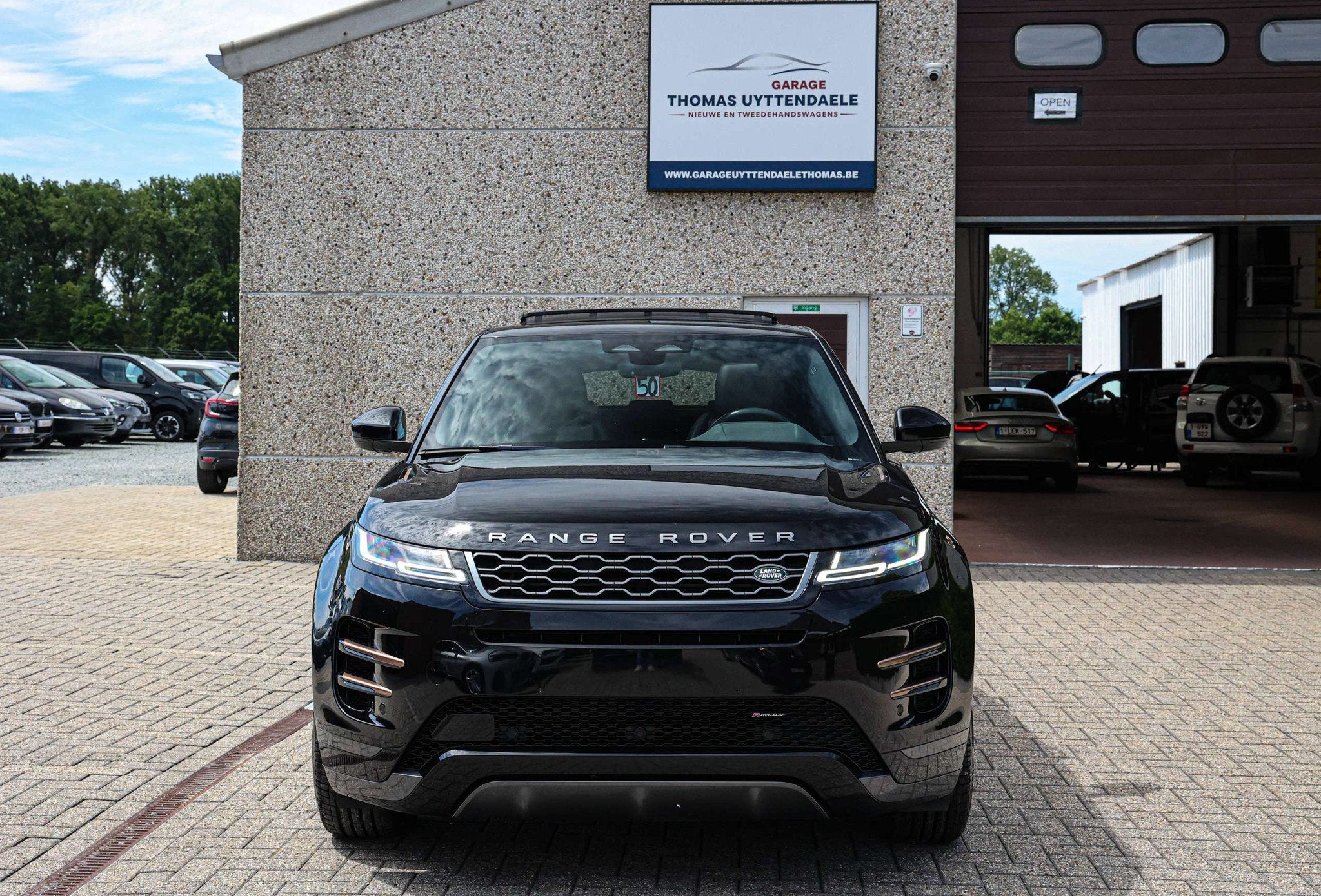 Land Rover Range Rover Evoque P300e*R-DYNAMIC-UITVOERING*PAN, Auto's, Automaat, Adaptive Cruise Control, https://public.car-pass.be/vhr/e75bd91a-0972-455d-a7de-471c7890cef7