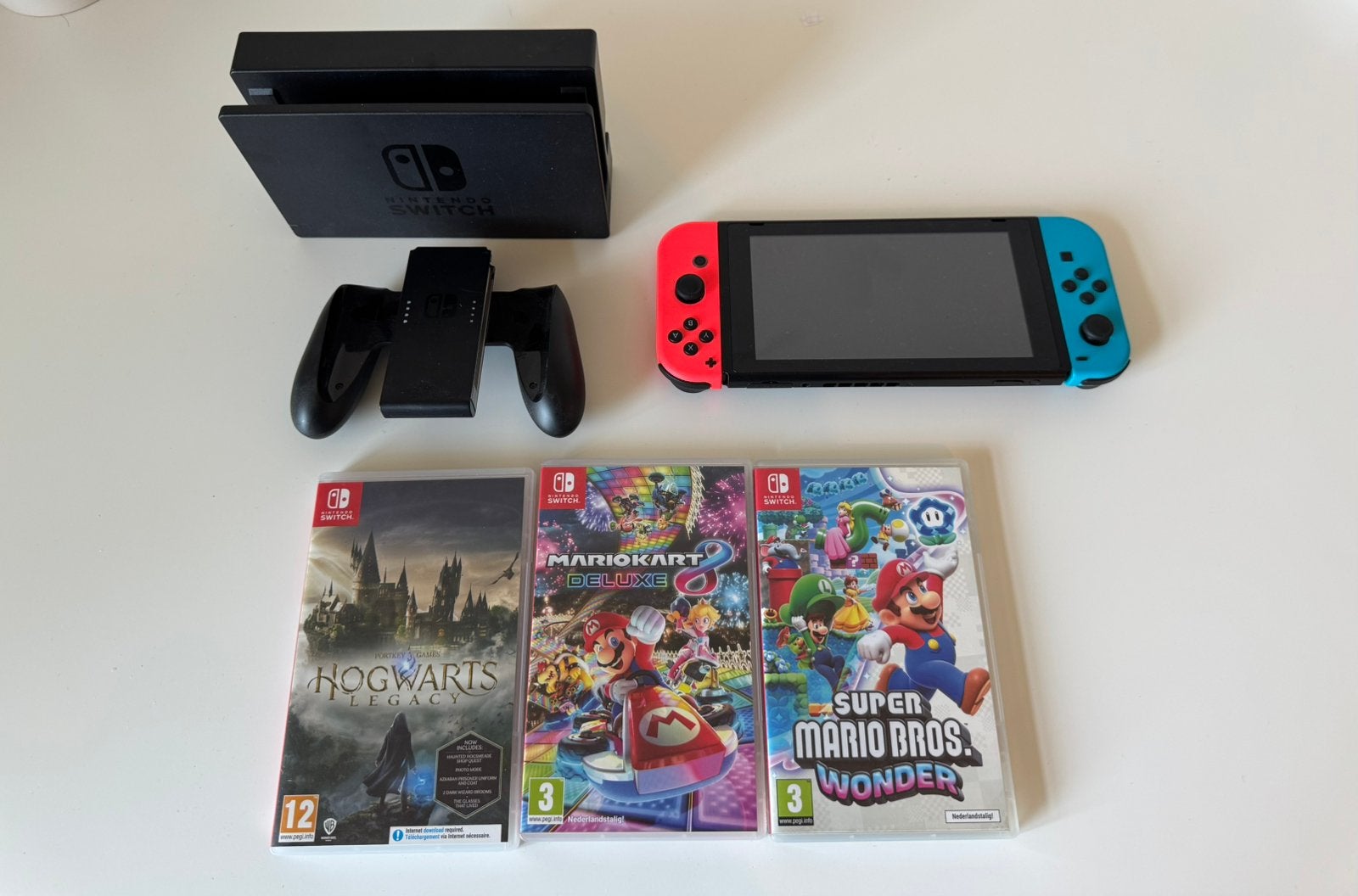Nintendo Switch + dock + controller + 3 games, Enlèvement, Comme neuf